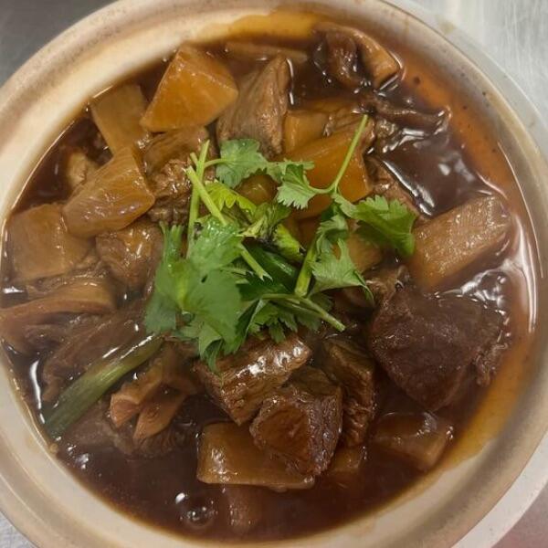 Braised Beef w. Radish Hot Pot